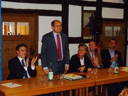 v.l.n.r.: Sebastian Lechner, MdB, Bundeslandwirtschaftsminister Christian Schmidt, Barbara Otte-Kinast, Dr. Hendrik Hoppenstedt, MdB, Bjrn Niemeyer